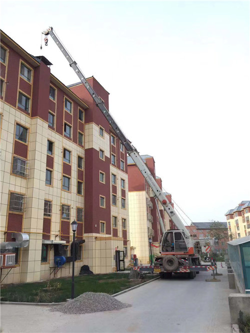 比如县吊车出租公司介绍吊车搬运注意事项