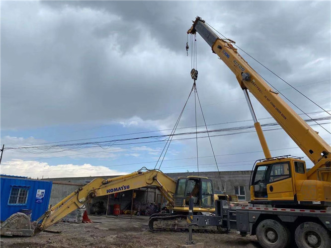 比如县25吨吊车的工作半径是多少？